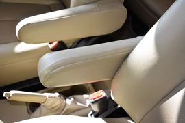 2009款东风风度御轩2.0L手动豪华型