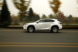 测试雷克萨斯NX300H