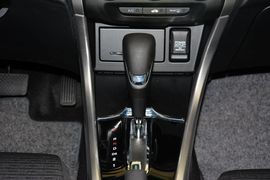 2015款本田凌派1.8L自动豪华版