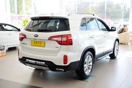2013款起亚索兰托2.4L汽油四驱豪华版7座
