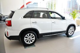 2013款起亚索兰托2.4L汽油四驱豪华版7座