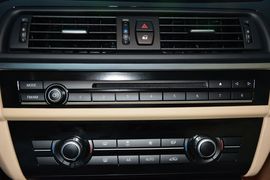 2014款宝马520i典雅型