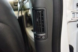 2013款起亚索兰托2.4L汽油四驱豪华版7座