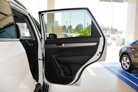 2013款起亚索兰托2.4L汽油四驱豪华版7座