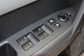 2013款起亚索兰托2.4L汽油四驱豪华版7座