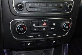 2013款起亚索兰托2.4L汽油四驱豪华版7座