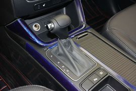 2013款起亚索兰托2.4L汽油四驱豪华版7座