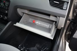 2015款斯柯达明锐1.6L手动逸杰版