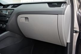 2015款斯柯达明锐1.6L手动逸杰版