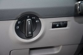 2015款斯柯达明锐1.6L手动逸杰版