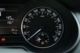 2015款斯柯达明锐1.6L手动逸杰版