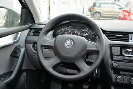 2015款斯柯达明锐1.6L手动逸杰版