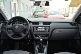 2015款斯柯达明锐1.6L手动逸杰版