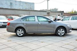 2015款斯柯达明锐1.6L手动逸杰版