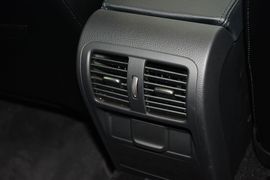 2012款大众迈腾旅行轿车2.0TSI舒适型
