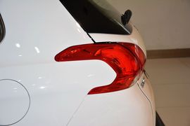 2014款标致2008