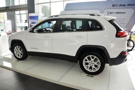  2014款Jeep自由光2.4L都市版