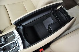 2013款宝马730Li豪华型