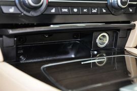 2013款宝马730Li豪华型