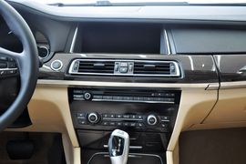 2013款宝马730Li豪华型
