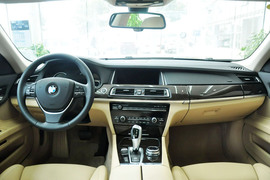 2013款宝马730Li豪华型