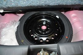 2013款铃木奥拓1.0L手动豪华型