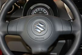 2013款铃木奥拓1.0L手动豪华型