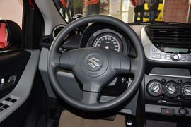 2013款铃木奥拓1.0L手动豪华型