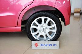 2013款铃木奥拓1.0L手动豪华型