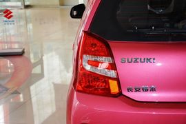 2013款铃木奥拓1.0L手动豪华型
