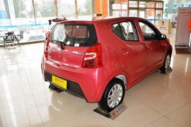 2013款铃木奥拓1.0L手动豪华型