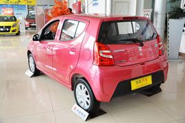 2013款铃木奥拓1.0L手动豪华型