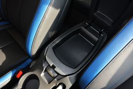 2012款现代飞思Veloster