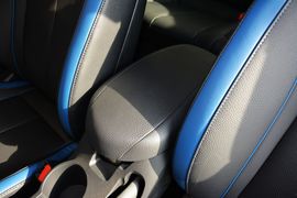 2012款现代飞思Veloster