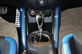 2012款现代飞思Veloster