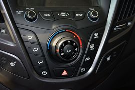 2012款现代飞思Veloster