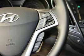 2012款现代飞思Veloster
