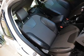 2012款福特福克斯1.6L自动风尚型