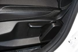 2012款福特福克斯1.6L自动风尚型