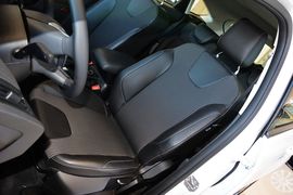 2012款福特福克斯1.6L自动风尚型