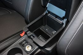 2012款福特福克斯1.6L自动风尚型