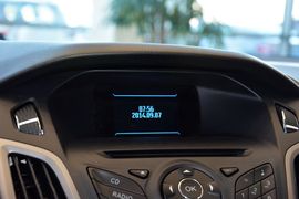 2012款福特福克斯1.6L自动风尚型