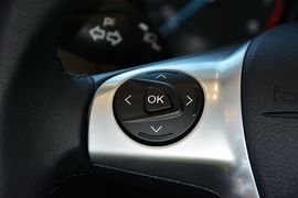 2012款福特福克斯1.6L自动风尚型