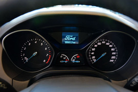 2012款福特福克斯1.6L自动风尚型