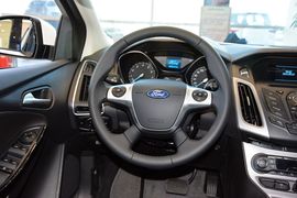 2012款福特福克斯1.6L自动风尚型