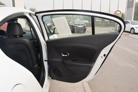 2015款雷诺风朗2.0L时尚版