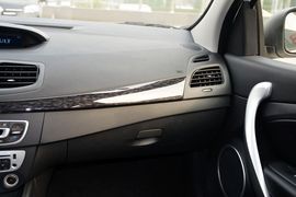 2015款雷诺风朗2.0L时尚版