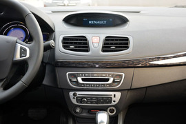 2015款雷诺风朗2.0L时尚版