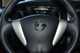 2013款日产骊威劲锐版1.6XV