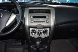 2013款日产骊威劲锐版1.6XV